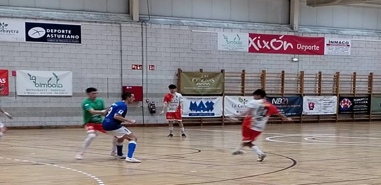 Reparto de puntos en El Llano entre Gijón Playas y Atl Moscón