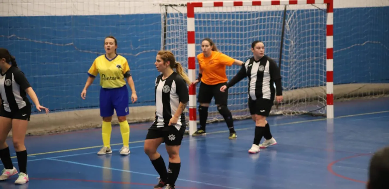Mieresala vence en el primer derbi mierense femenino de fútbol sala