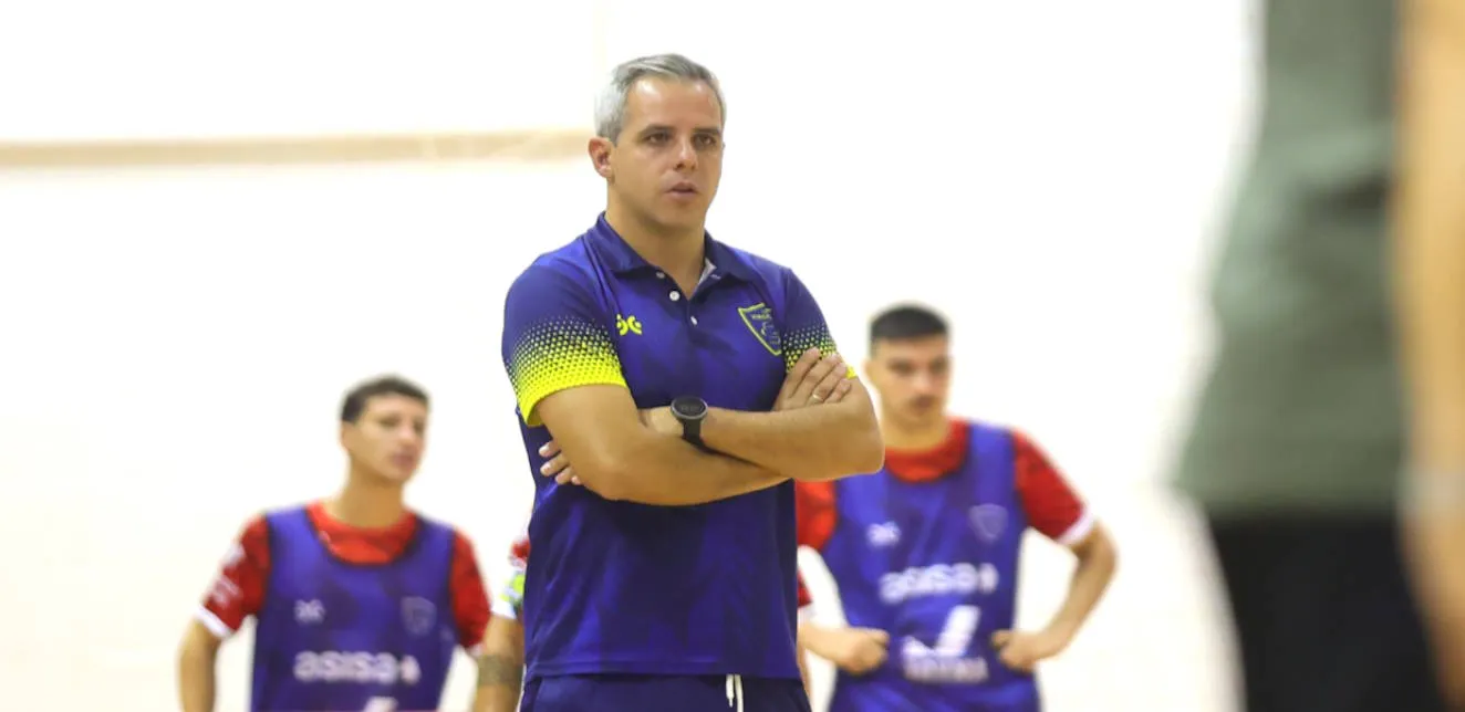 Virgili Cádiz visita al Oleoinnova Mengíbar FS