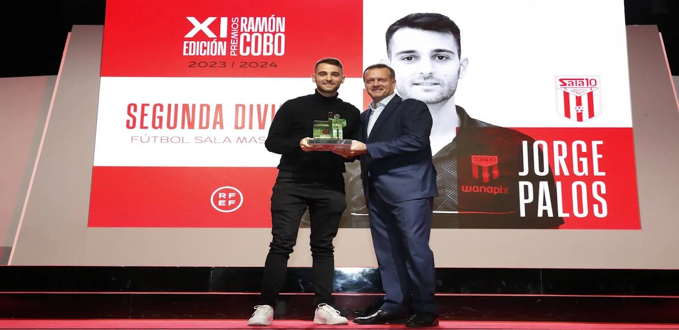 Jorge Palos, galardonado como mejor entrenador de Segunda División en la temporada 23/24 por la RFEF