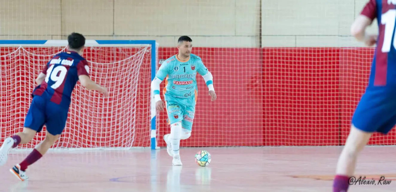 Dani Álvarez seguirá defendiendo la portería de Wanapix