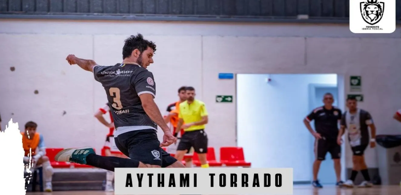 Aythami Torrado renueva con el Tenerife Iberia Toscal