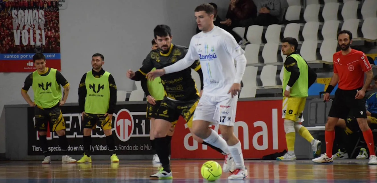 Intercambio de golpes que acaba con un nuevo final doloroso para Zambú CFS Pinatar