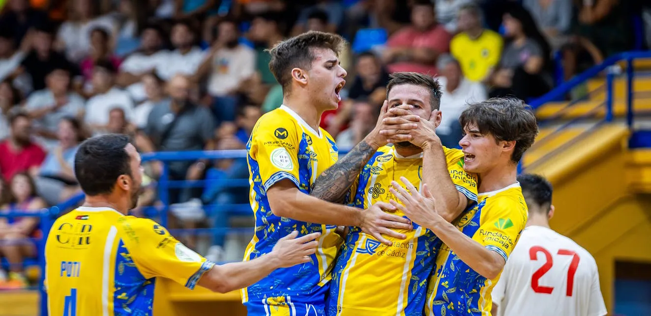 Virgili Cádiz impone su ley en La Palma y avanza con autoridad en la Copa del Rey