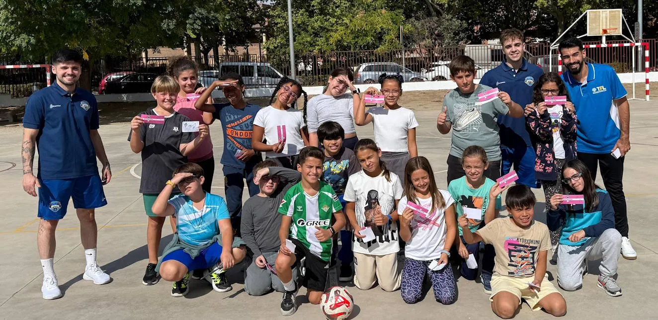 El CEIP ‘José Bárcena’ fue la tercera parada de la temporada en la iniciativa Aula Futsal