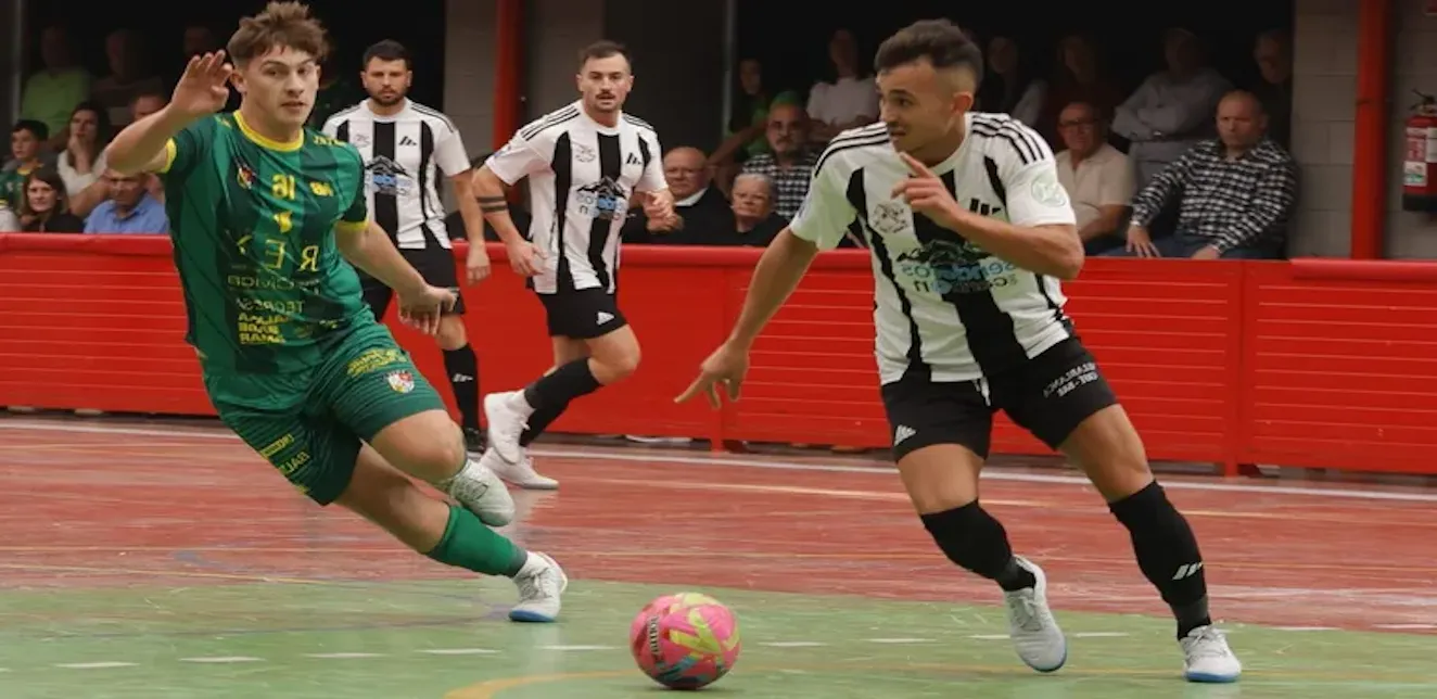 El Deportivo Laviana FS se descompone en Xove tras una primera parte prometedora (12-5)