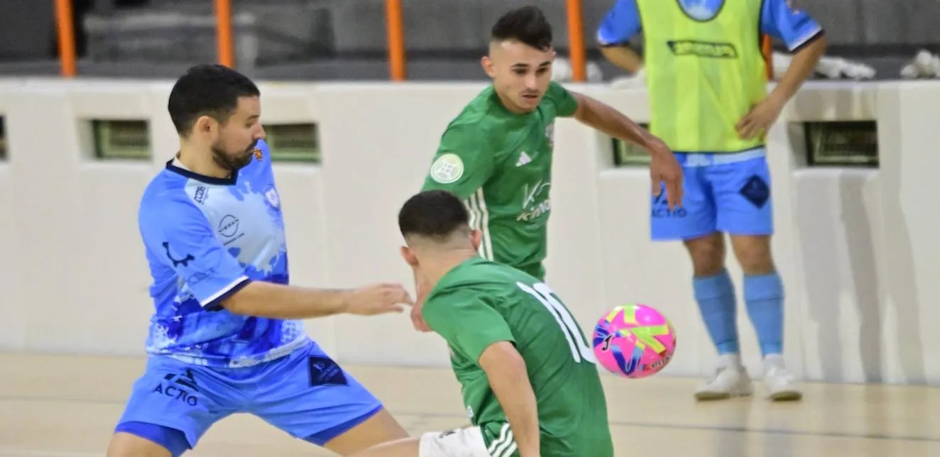 El Deportivo Laviana sufre una dura derrota en Salamanca