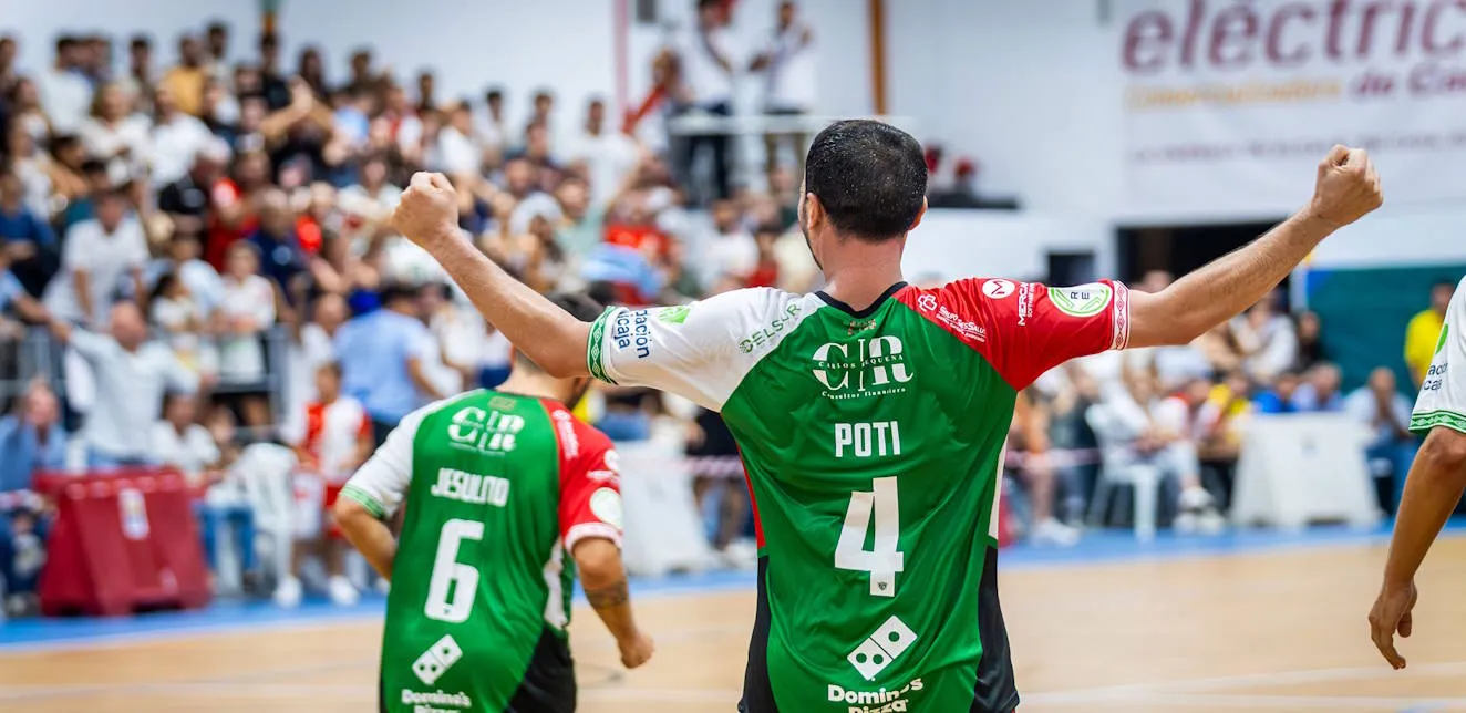 Virgili rescata un punto épico en el último minuto del derbi gaditano