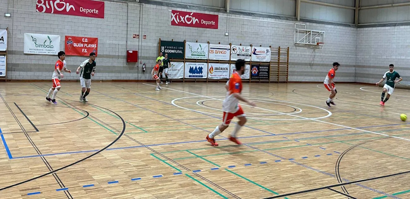 El Hispano resiste la remontada del Gijón Playas “B” en un duelo vibrante