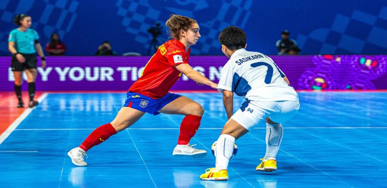 España debuta con autoridad en el Mundial y vence a Tailandia (5-2)