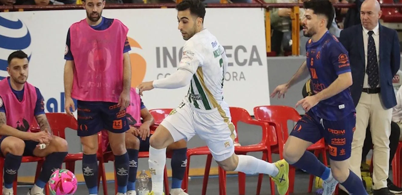 El Córdoba Patrimonio se adueña del derbi y acaricia la Copa de España (4-1)