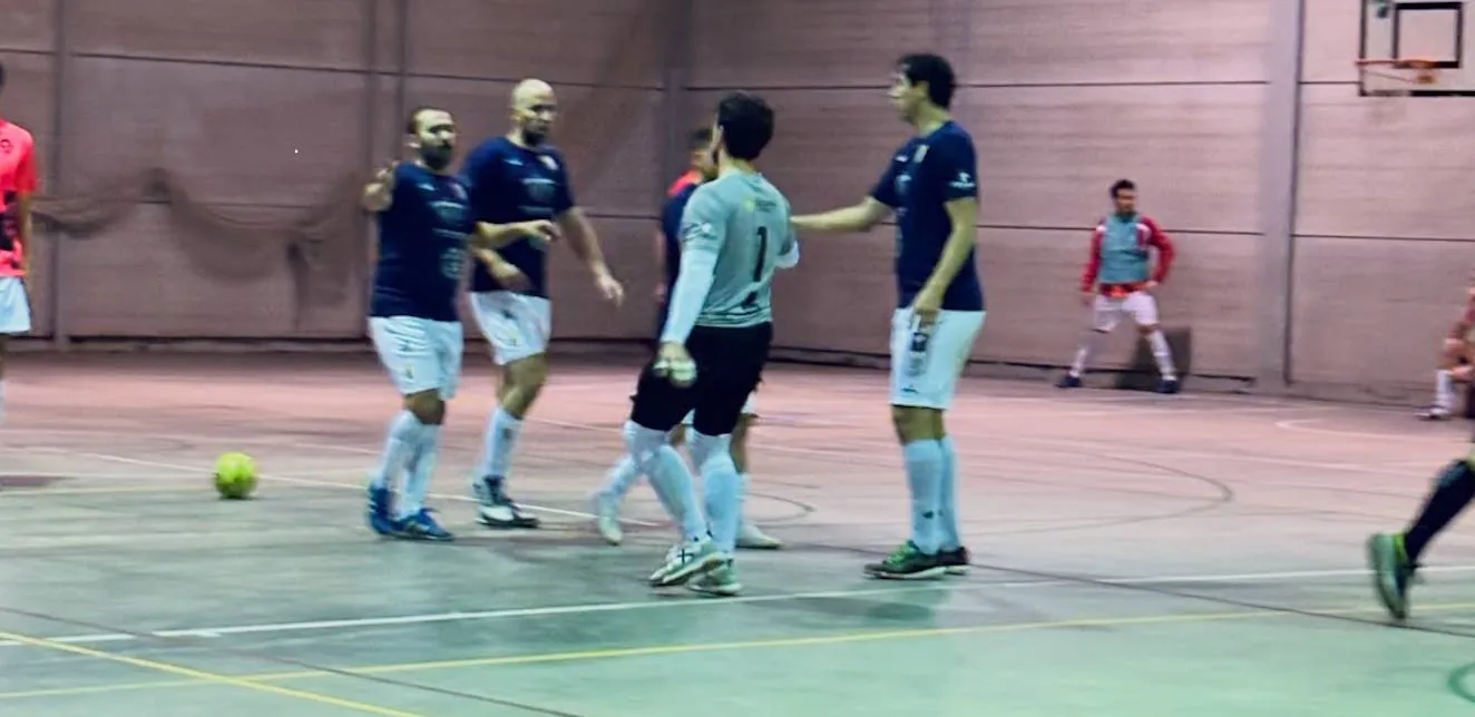 El Salinas C.F. mantiene su pleno con una victoria sólida ante el Boliches F.S.