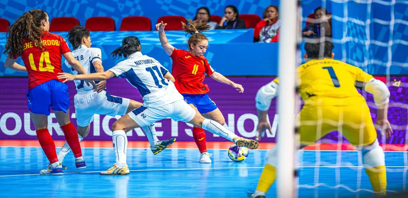 España busca asegurar los cuartos de final en su segundo compromiso mundialista