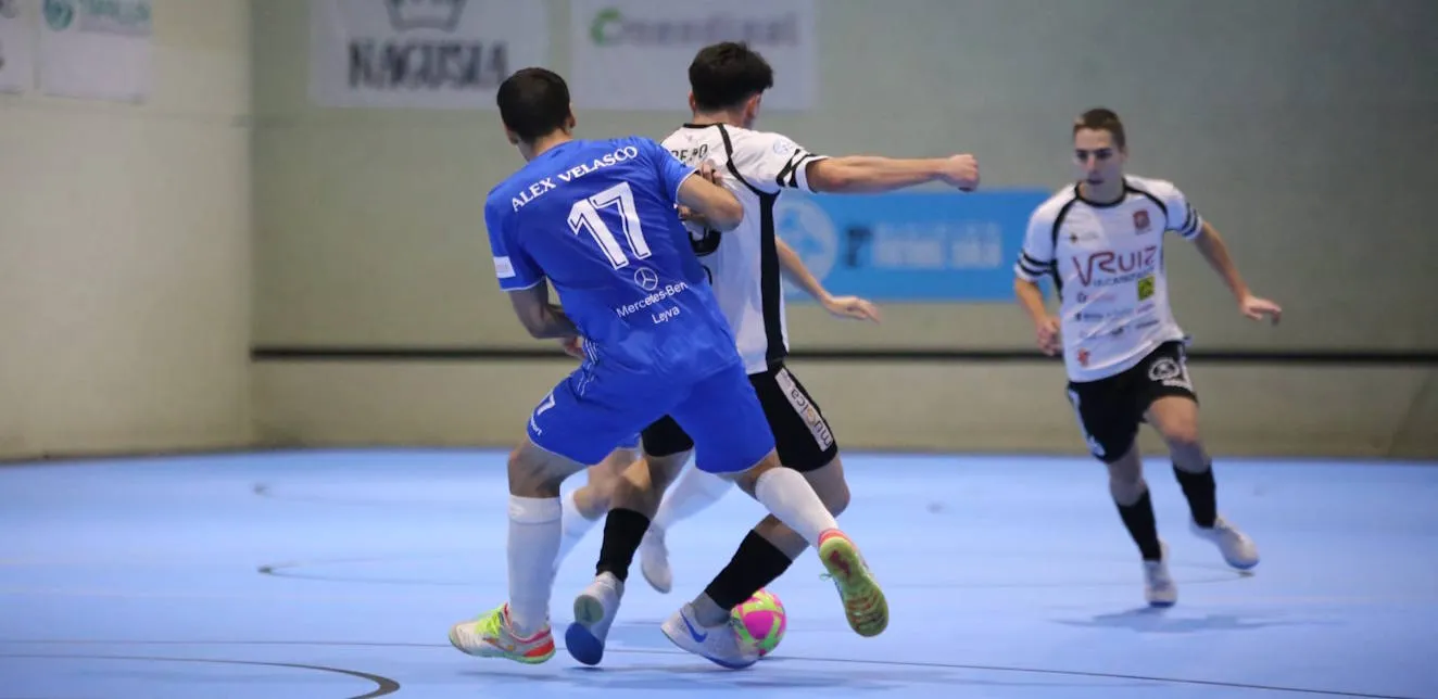 El MRB FS Móstoles arrasa en Navarra y se afianza como líder de Segunda División