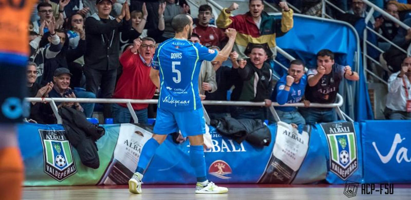 El Viña Albali Valdepeñas prolonga su racha y acaricia la Copa de España