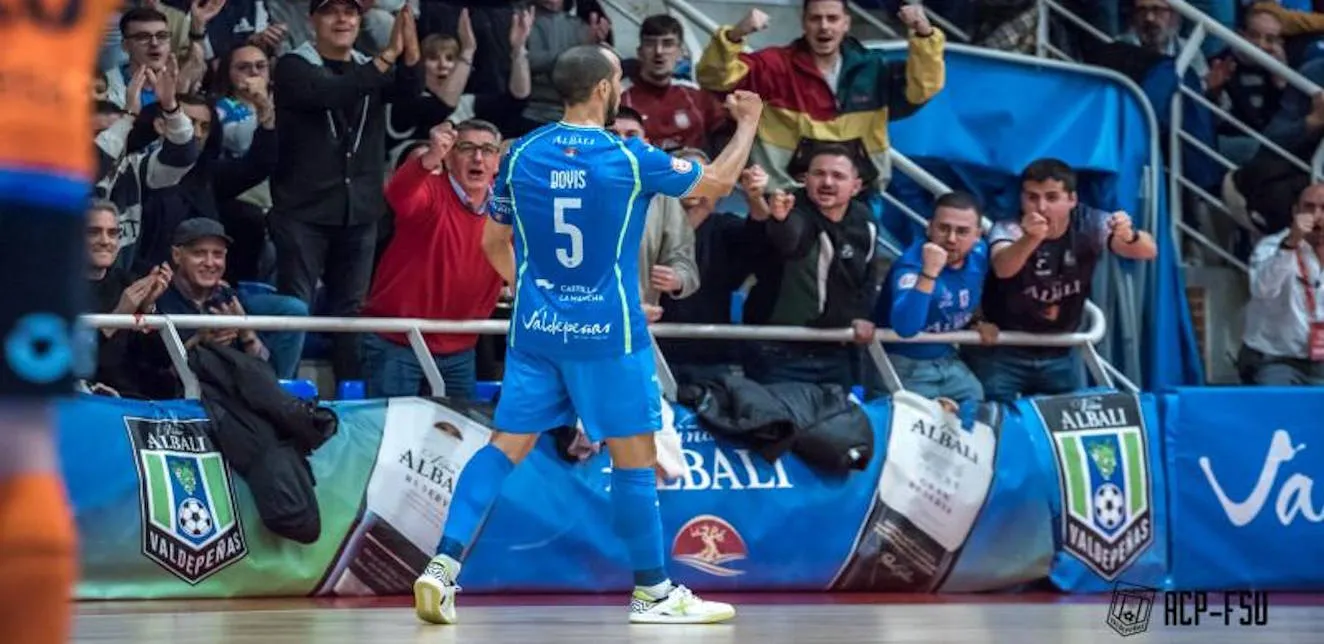 El Viña Albali Valdepeñas prolonga su racha y acaricia la Copa de España