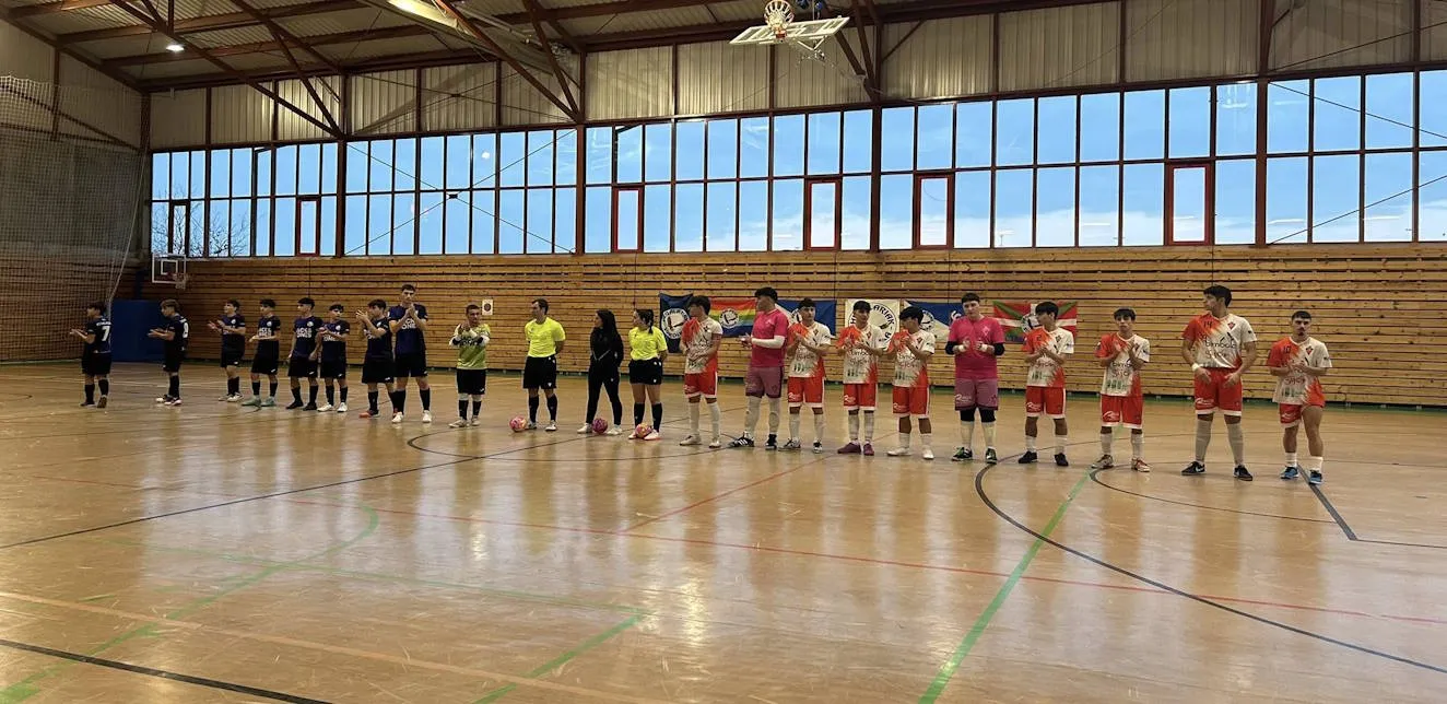 El Gijón Playas la Bimbala obra el milagro en Sondika y levanta un 3-0 en siete minutos de locura