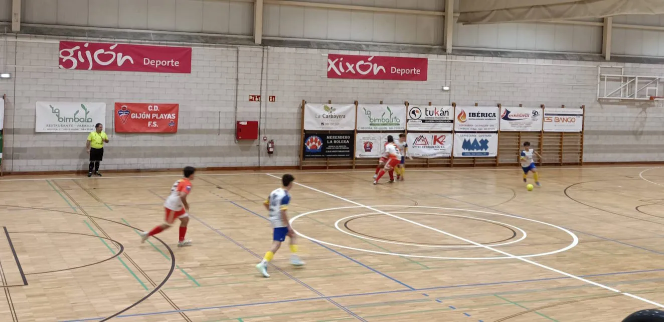 El Gijón Playas “B” se deja dos puntos en los últimos minutos ante el Mieresala