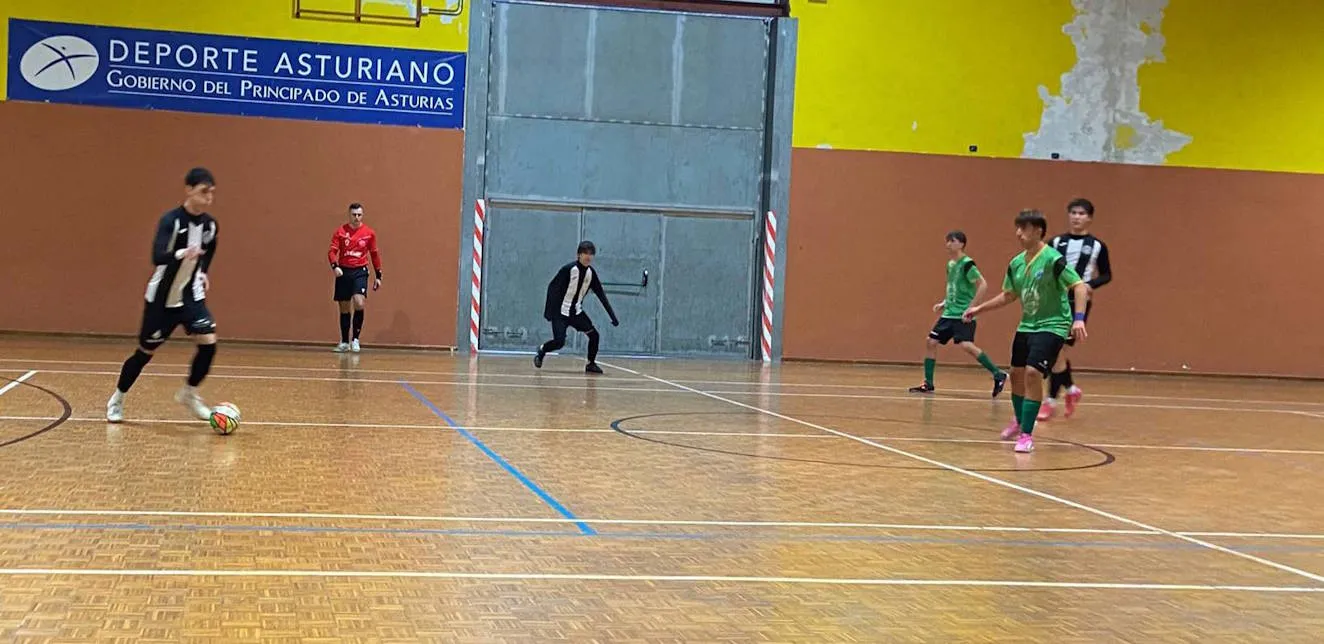 El Racing de Mieres juvenil arrasa en Blimea y reafirma su crecimiento con una goleada incontestable