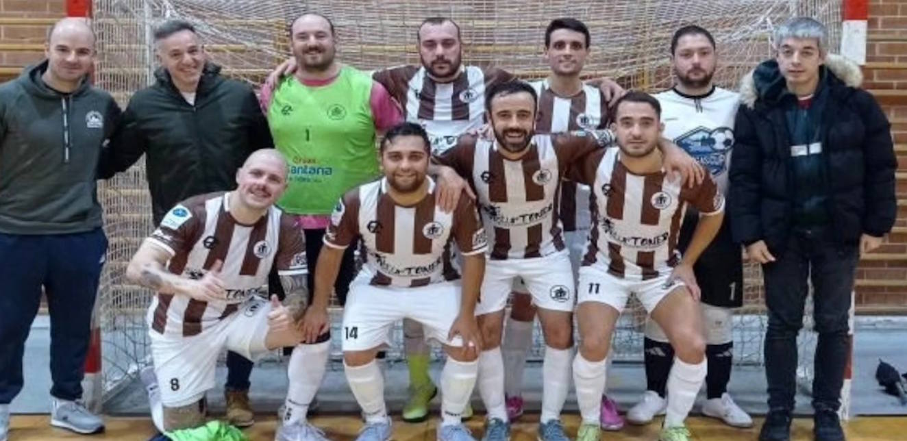 El Pichuchos arrasa en Gijón y firma una goleada con autoridad y portería a cero