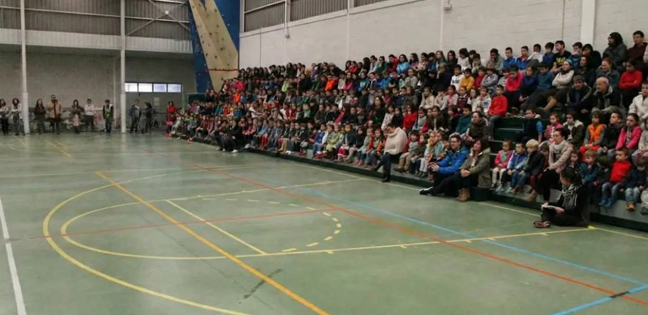 El Infiesto F.S. despierta a tiempo y sofoca la rebelión del colista con una segunda parte arrolladora