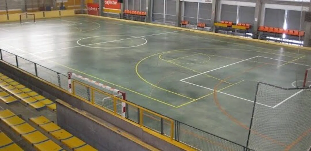 El Racing de Mieres desata un vendaval en Grado y liquida al Atlético Moscón con una primera parte para el recuerdo