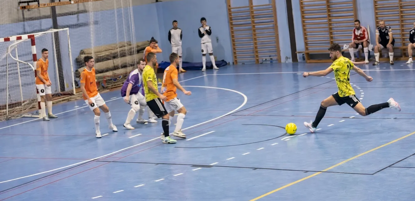 Del susto a la euforia: el San Cucao F.S. neutraliza la rebelión del Concejo Valdés en un partido de alto voltaje