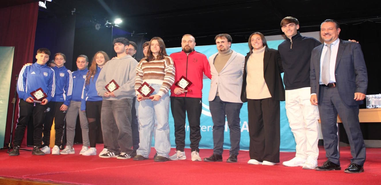 El EAH Almagro Albolote Futsal recibe el premio al juego limpio de la temporada 24/25
