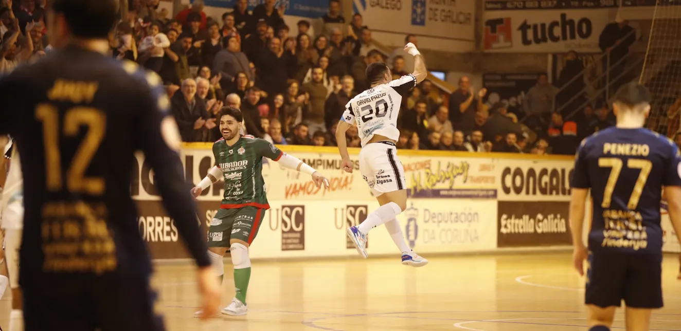 Un festival de goles en el derbi gallego corona la mejor primera vuelta en la historia del noia portus apostoli