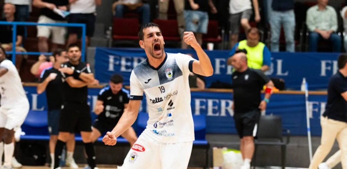 O Parrulo Ferrol se lleva el primer punto de las semifinales de los playoffs en un trepidante partido