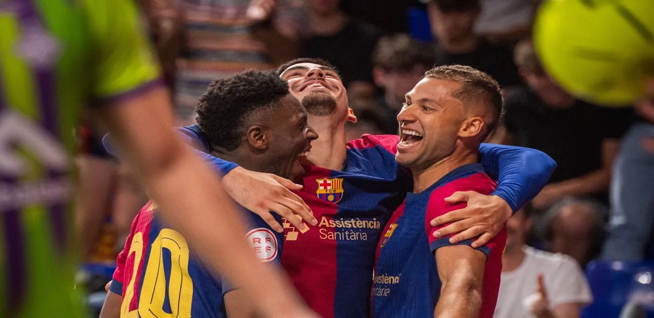 El Barça fuerza el tercer partido y sigue en la lucha por la Liga