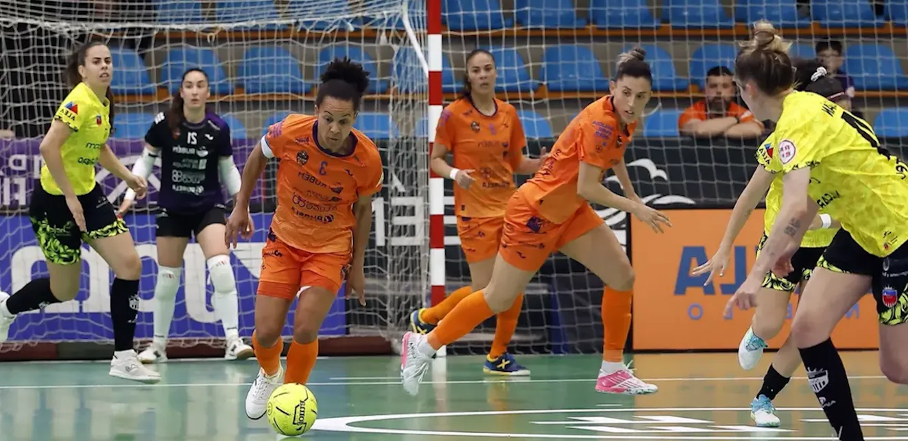 Burela FSF golpea primero en las semifinales de Liga