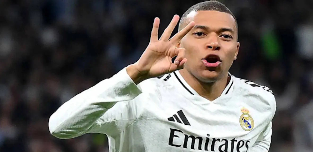 Más allá del terreno de juego: la estrategia digital que convierte a Mbappé en un ícono global y autónomo.