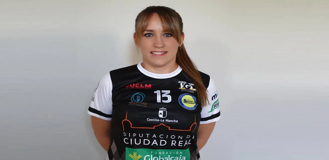 La legendaria Marisol cierra la portería del Salesianos Puertollano