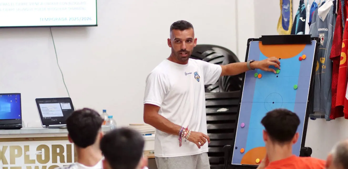 El FS Talavera arranca la pretemporada con una toma inicial de contacto entre plantilla y cuerpo técnico