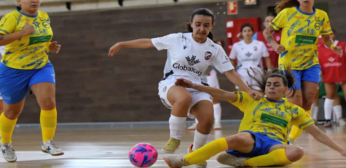 El Globalcaja Albacete FS vende muy cara su derrota ante el potente Salesianos Puertollano (2-3)
