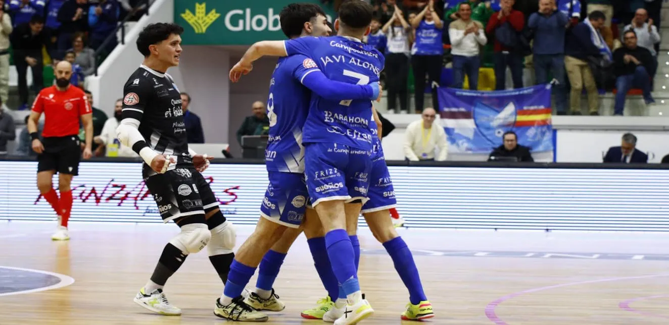 Manzanares desata la locura en el Arena y blinda la permanencia a base de goles