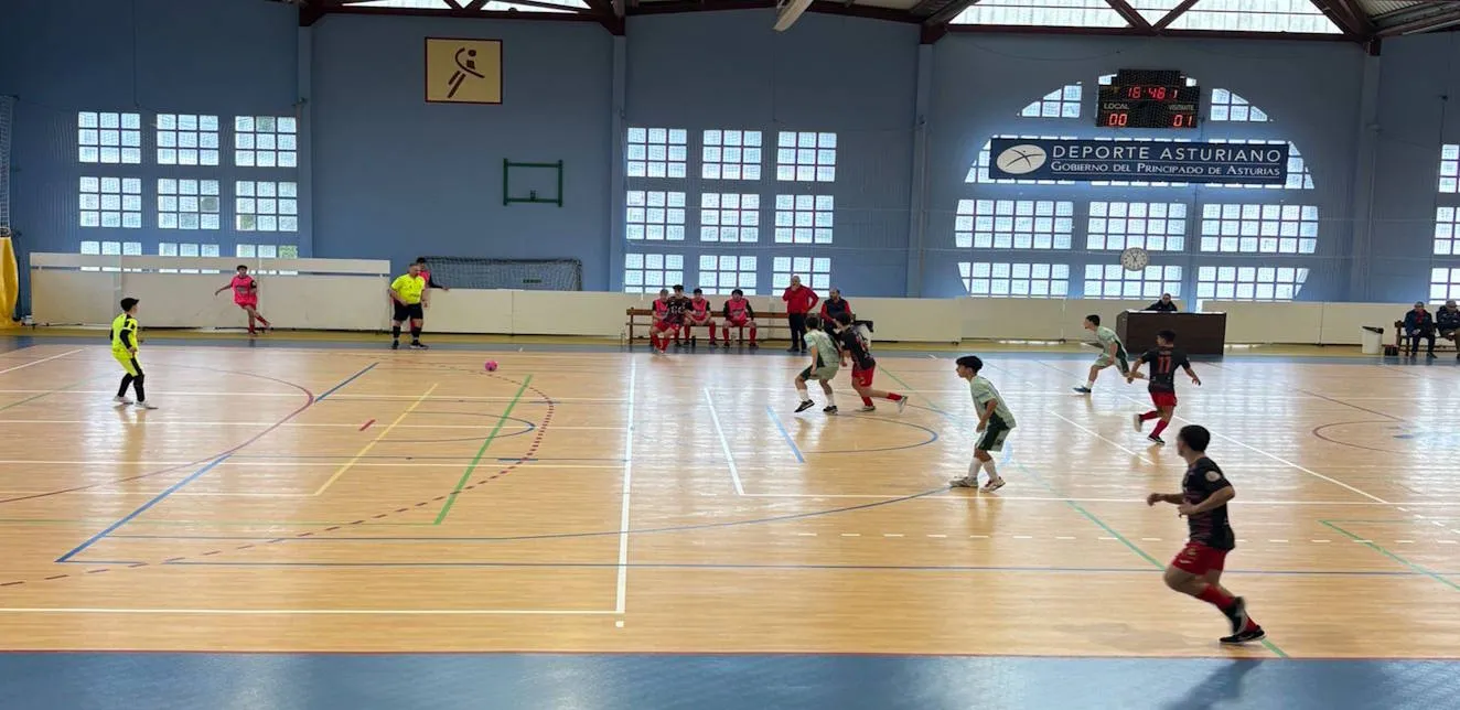 El Gijón Playas impone su jerarquía en el derbi y sofoca la rebelión del Cacolas