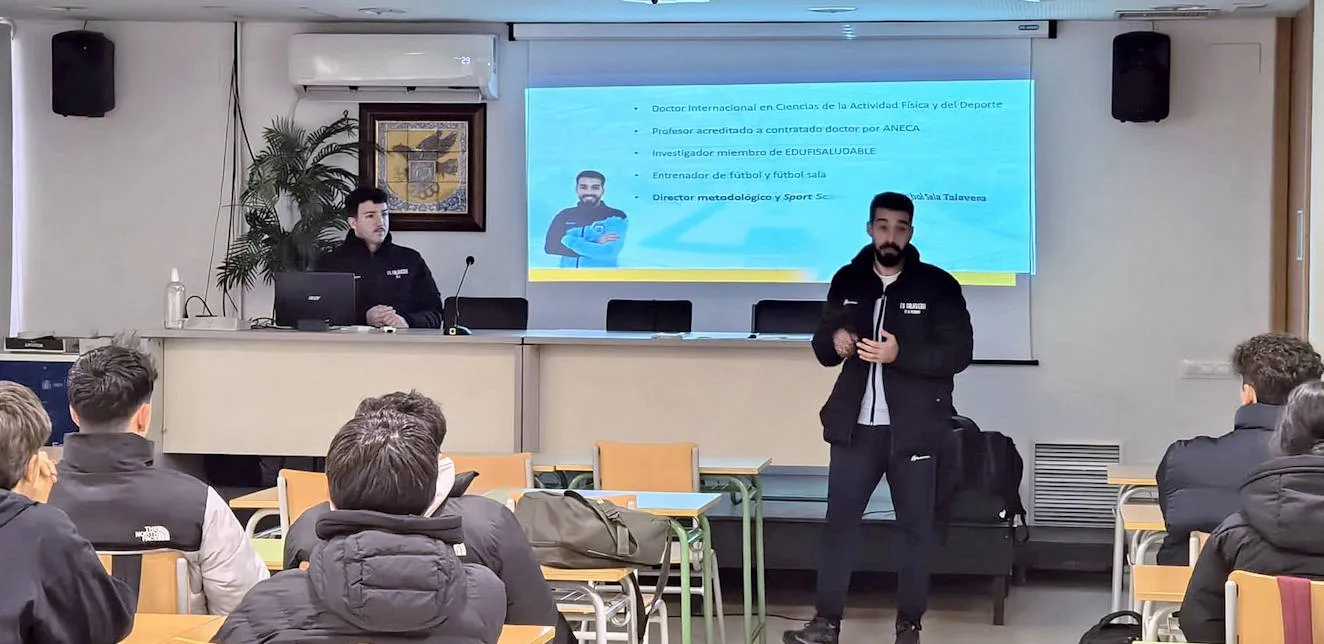 El Fútbol Sala Talavera dio una charla de Preparación Física a los alumnos del IES Padre Juan de Mariana