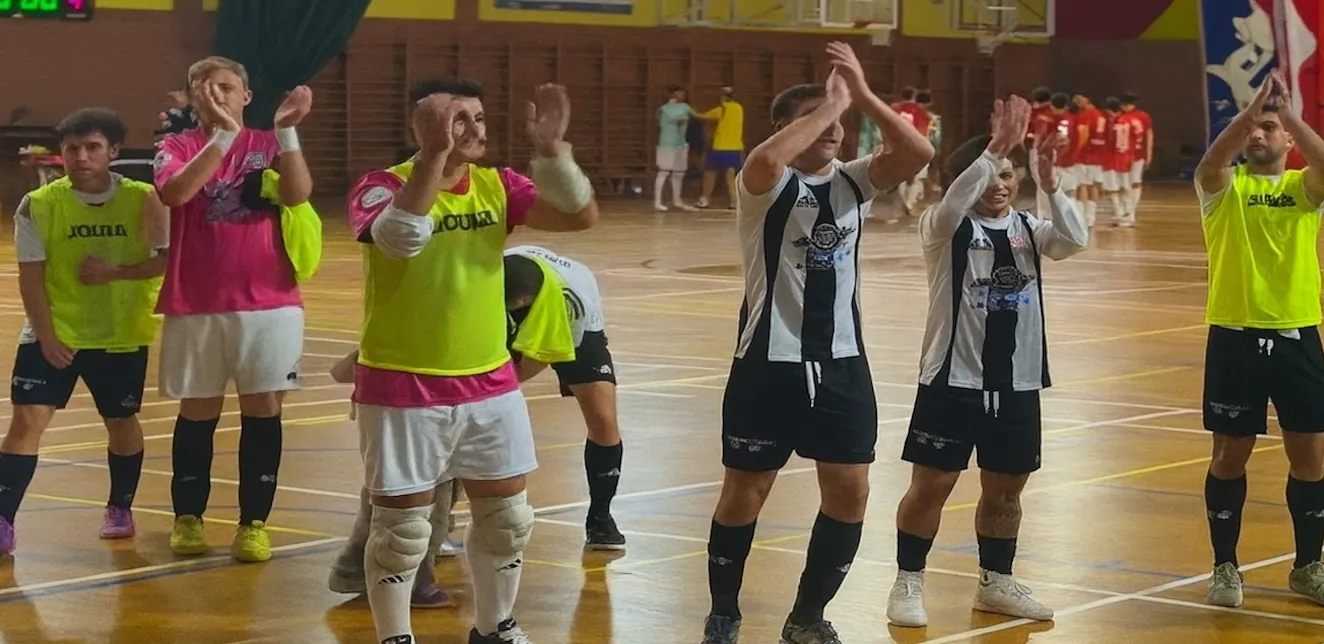 El Deportivo Laviana busca redimirse y abrir el 2026 con victoria en el partido "de las goteras"