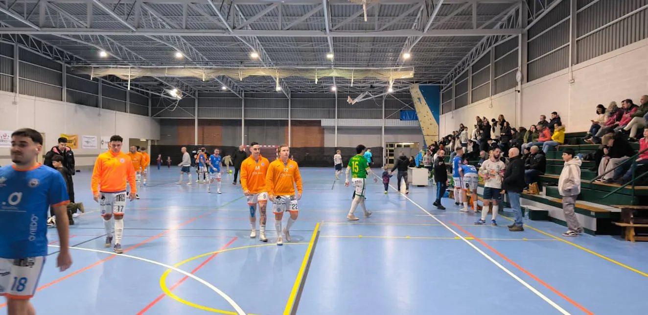 Infiesto y Arenas de Manzaneda firman las tablas tras un duelo eléctrico y vibrante en el Juan Puerta Valiente