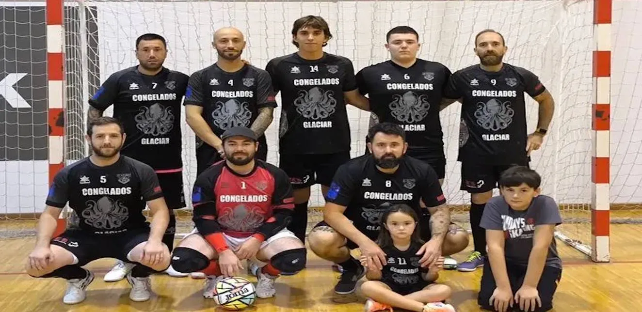 El Congelados Glaciar se adjudica el derbi corverano y frustra el asalto a la segunda plaza de Los Campos