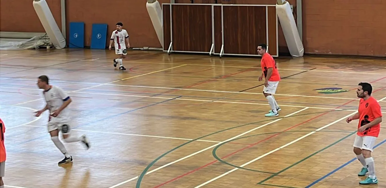 Monólogo del Boliches F.S. en Piedras Blancas: goleada sin paliativos ante un Raíces hundido