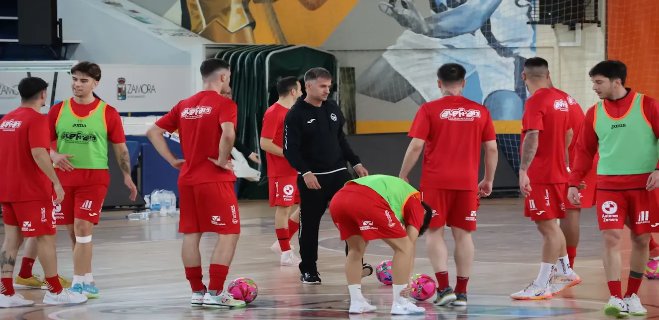 El Deportivo Laviana se aferra al milagro: comienza la segunda vuelta en Zamora con la moral renovada