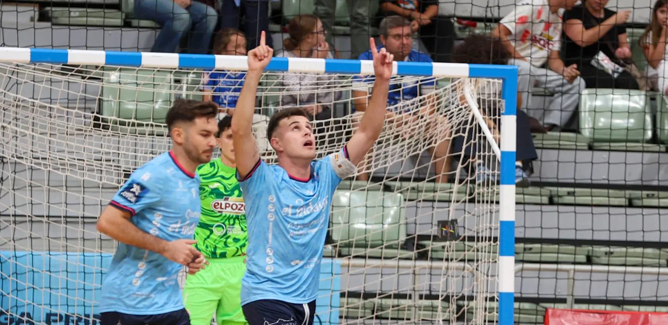 El Quesos El Hidalgo Manzanares frena en seco la escalada de ElPozo Murcia en un festival de goles (4-6)