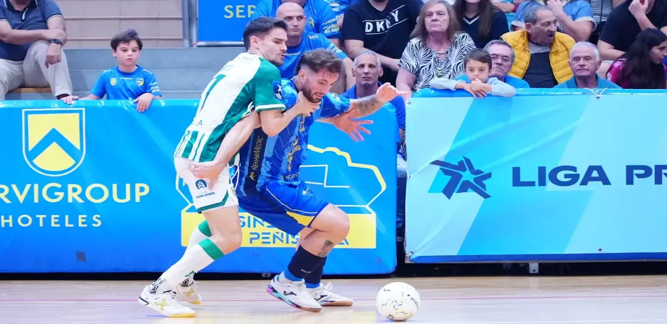 El Córdoba Patrimonio hiela el Juan Vizcarro en 37 segundos fatídicos (3-4)
