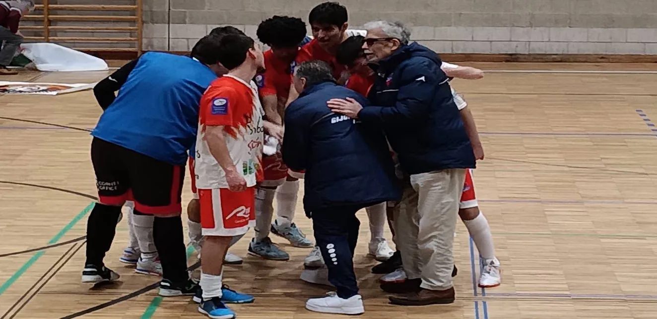 El Gijón Playas blinda su feudo y arranca un punto de oro ante el C.D. Valle del Ebro