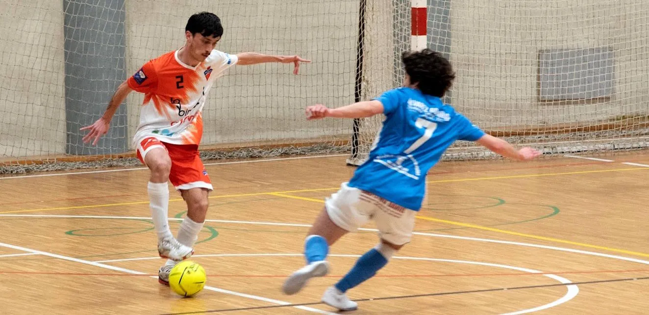 El Gijón Playas sofoca la rebelión del Avilés Sport en un duelo de locura para cerrar la primera vuelta