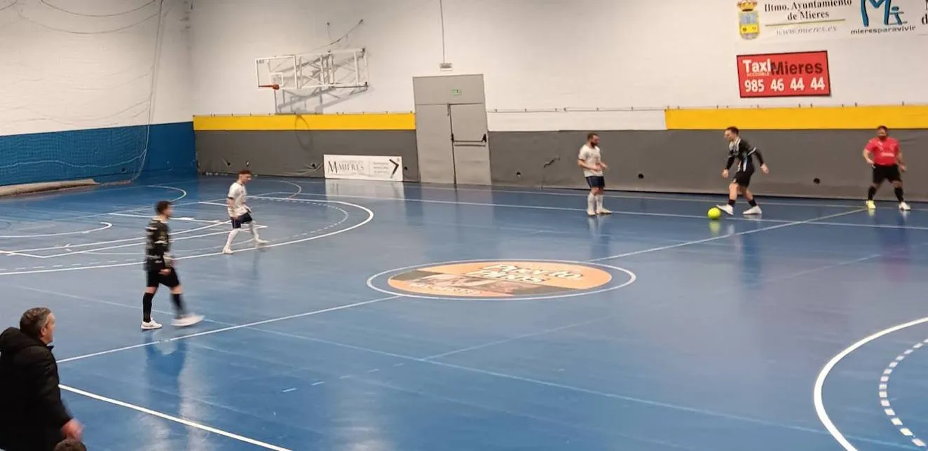 Un cierre de primera vuelta a la altura de las expectativas: pegada, homenaje y tres puntos de oro