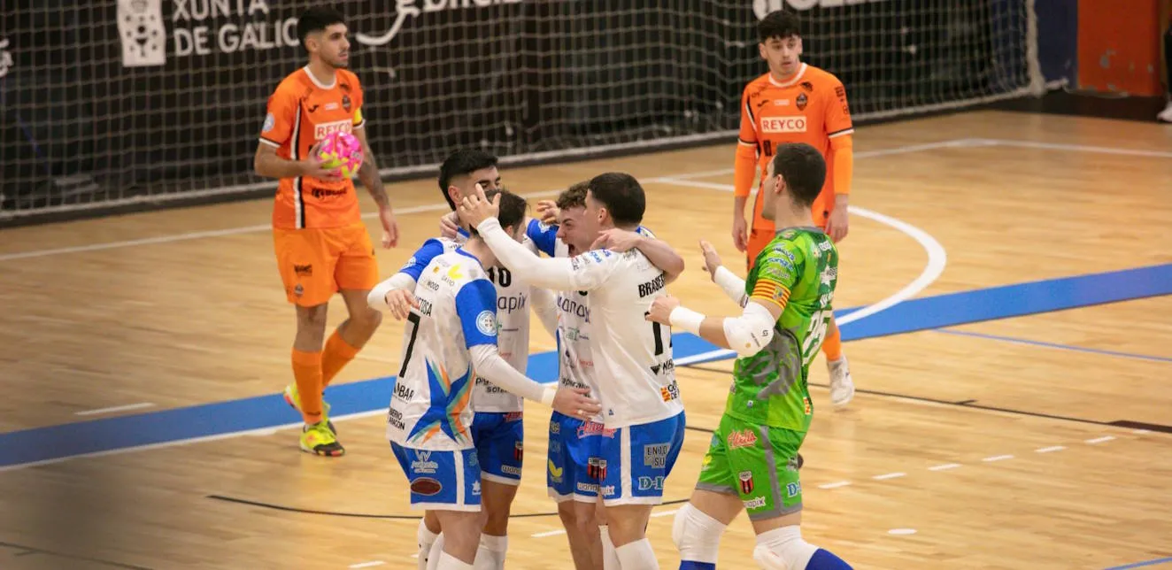 El Wanapix asalta Burela con un ejercicio de supervivencia y un Iván Bernad colosal